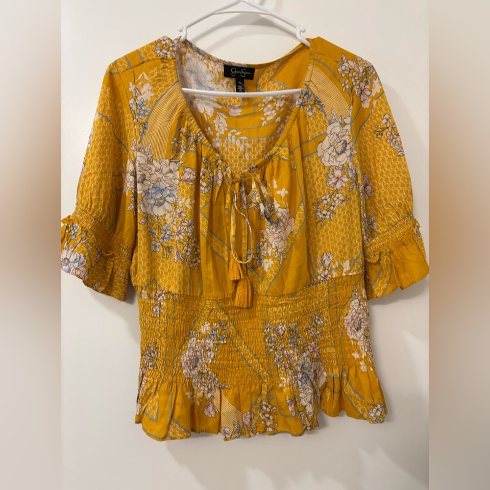 Jessica Simpson Yellow Flutter Sleeve Peplum Blouse